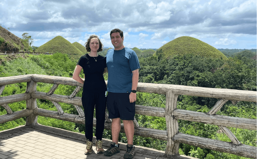 chocolate hills tourists caucasian couple